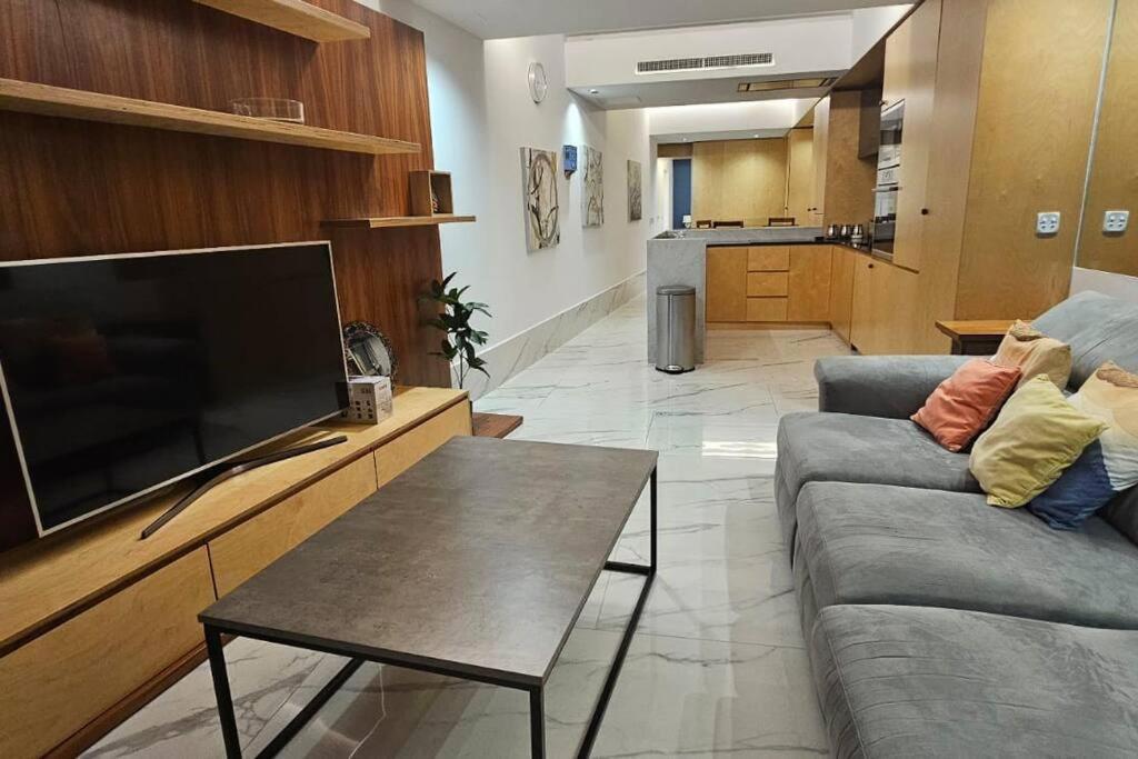 Balluta Bay Seaview 2 Bedrooms 2 Bathrooms * San Ġiljan