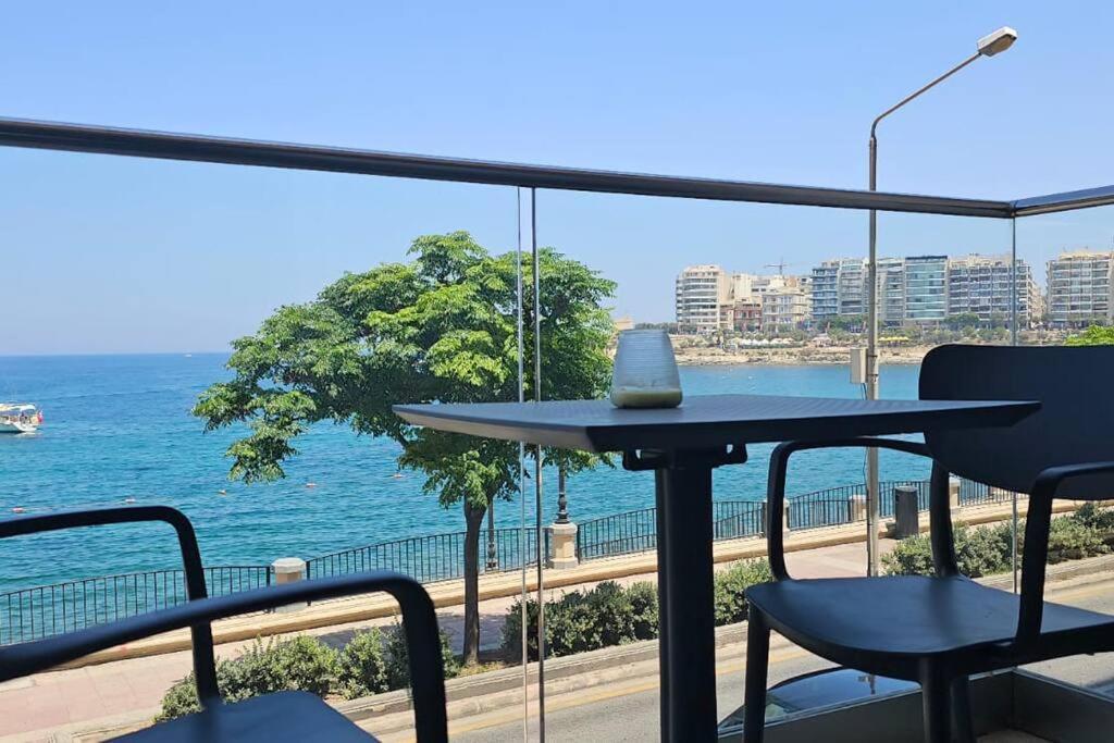 Balluta Bay Seaview 2 Bedrooms 2 Bathrooms Appartement *